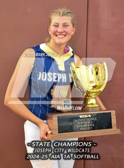 Thumbnail 3 in St. David vs. Joseph City (AIA 1A Final - Awards) photogallery.