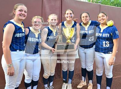 Thumbnail 3 in St. David vs. Joseph City (AIA 1A Final - Awards) photogallery.