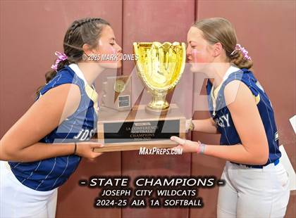 Thumbnail 2 in St. David vs. Joseph City (AIA 1A Final - Awards) photogallery.