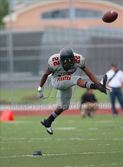 Thumbnail 2 in Pittsburg vs. Granite Bay (Battle at the Capital) photogallery.