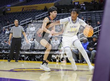 Thumbnail 2 in San Joaquin Memorial vs. St. Bernard's (2024 Coastal Catholic Classic) photogallery.
