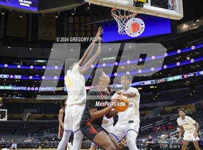 Thumbnail 2 in San Joaquin Memorial vs. St. Bernard's (2024 Coastal Catholic Classic) photogallery.