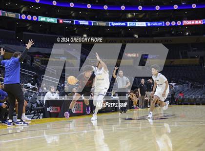 Thumbnail 3 in San Joaquin Memorial vs. St. Bernard's (2024 Coastal Catholic Classic) photogallery.