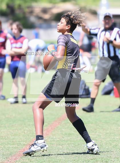 Thumbnail 3 in Gilbert vs. Perry (Gotta Believe - 7 V 7) photogallery.