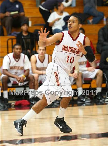 Thumbnail 1 in Alemany vs. Valencia (Oaks Christian Tournament) photogallery.