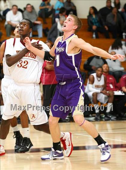 Thumbnail 1 in Alemany vs. Valencia (Oaks Christian Tournament) photogallery.