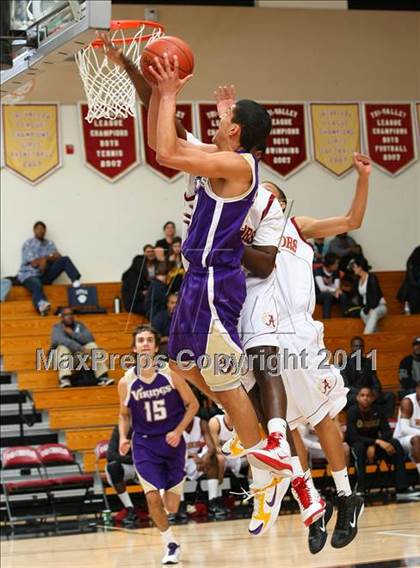 Thumbnail 2 in Alemany vs. Valencia (Oaks Christian Tournament) photogallery.