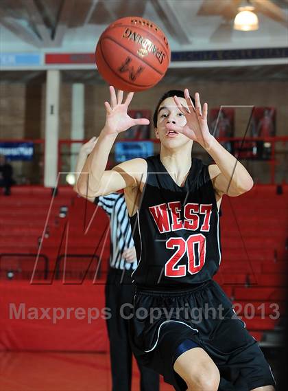 Thumbnail 3 in Manhattan vs. Blue Valley West (McPherson Invitational 1st Round) photogallery.