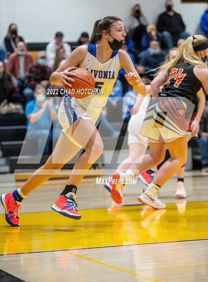 Thumbnail 2 in Livonia vs. Wellsville (NYSPHSAA Section 5 Class B2 Semifinal Playoff) photogallery.
