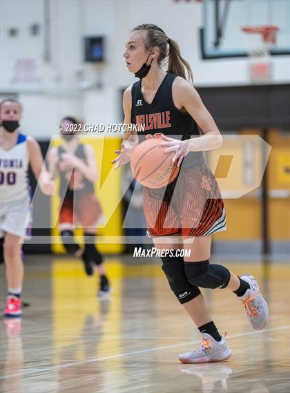 Thumbnail 2 in Livonia vs. Wellsville (NYSPHSAA Section 5 Class B2 Semifinal Playoff) photogallery.