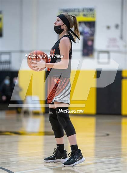 Thumbnail 2 in Livonia vs. Wellsville (NYSPHSAA Section 5 Class B2 Semifinal Playoff) photogallery.