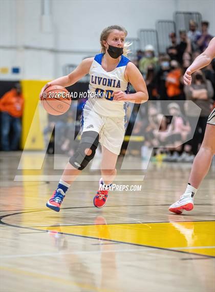 Thumbnail 1 in Livonia vs. Wellsville (NYSPHSAA Section 5 Class B2 Semifinal Playoff) photogallery.