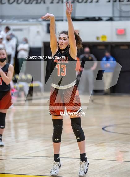 Thumbnail 2 in Livonia vs. Wellsville (NYSPHSAA Section 5 Class B2 Semifinal Playoff) photogallery.