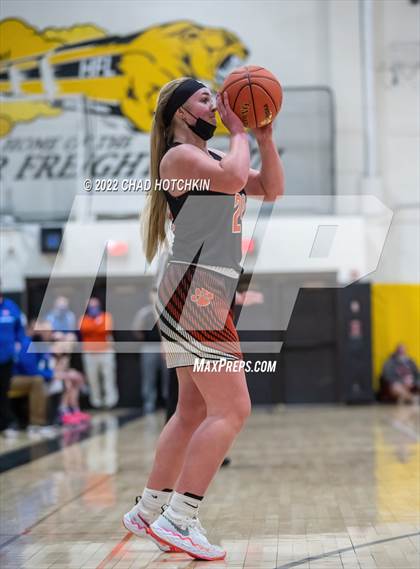 Thumbnail 3 in Livonia vs. Wellsville (NYSPHSAA Section 5 Class B2 Semifinal Playoff) photogallery.
