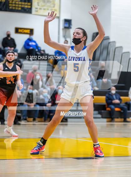 Thumbnail 2 in Livonia vs. Wellsville (NYSPHSAA Section 5 Class B2 Semifinal Playoff) photogallery.