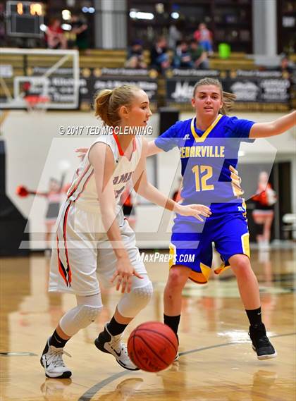 Thumbnail 2 in Lamar vs. Cedarville (AAA 3A Regional Playoff) photogallery.