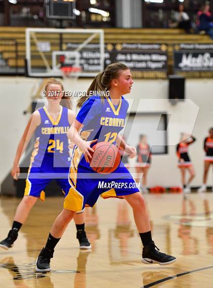 Thumbnail 3 in Lamar vs. Cedarville (AAA 3A Regional Playoff) photogallery.