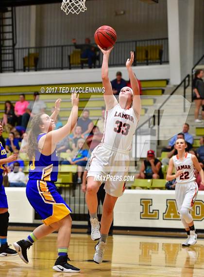 Thumbnail 2 in Lamar vs. Cedarville (AAA 3A Regional Playoff) photogallery.