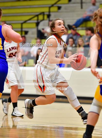 Thumbnail 1 in Lamar vs. Cedarville (AAA 3A Regional Playoff) photogallery.