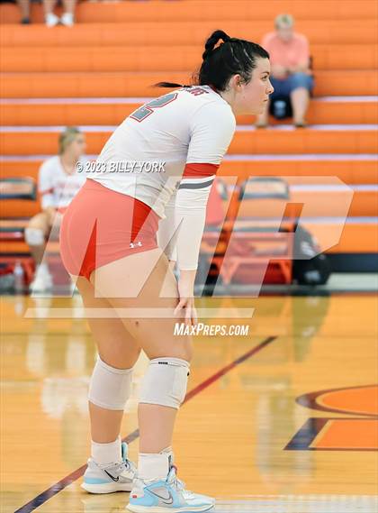 Thumbnail 3 in Grand Saline vs Chisum photogallery.