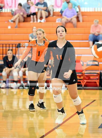 Thumbnail 3 in Grand Saline vs Chisum photogallery.