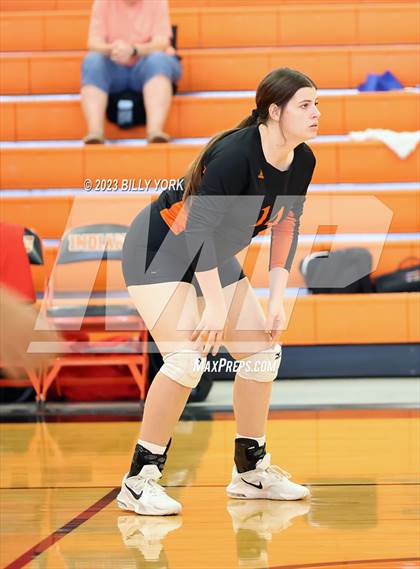 Thumbnail 1 in Grand Saline vs Chisum photogallery.