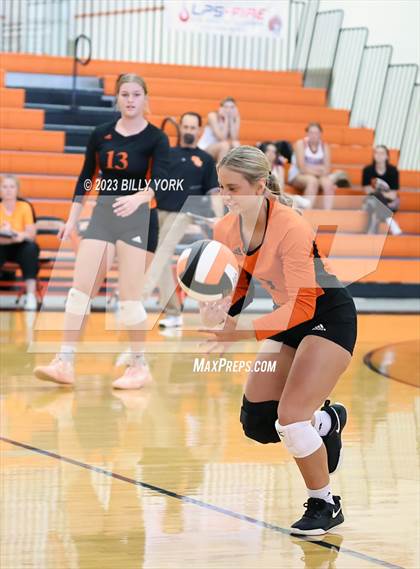 Thumbnail 3 in Grand Saline vs Chisum photogallery.
