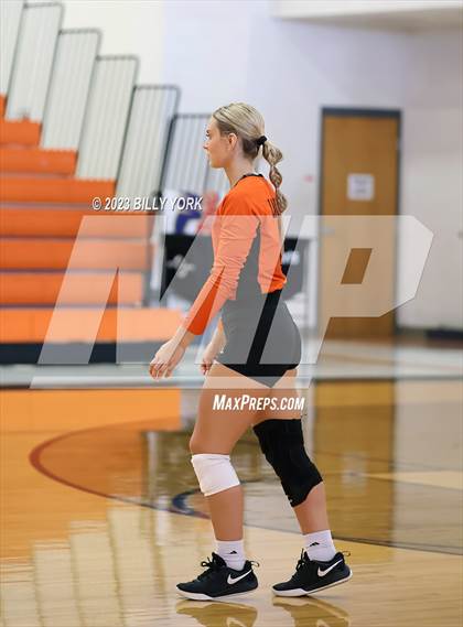 Thumbnail 2 in Grand Saline vs Chisum photogallery.