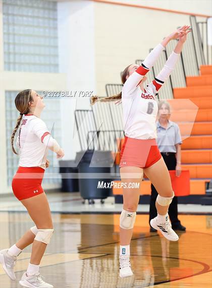 Thumbnail 1 in Grand Saline vs Chisum photogallery.