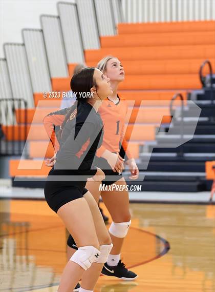 Thumbnail 3 in Grand Saline vs Chisum photogallery.