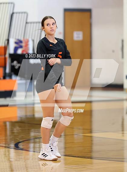 Thumbnail 3 in Grand Saline vs Chisum photogallery.