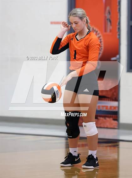 Thumbnail 2 in Grand Saline vs Chisum photogallery.
