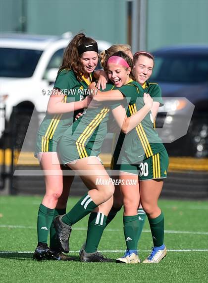 Thumbnail 2 in Northwest Catholic vs. Holy Cross (CIAC Class S Final) photogallery.
