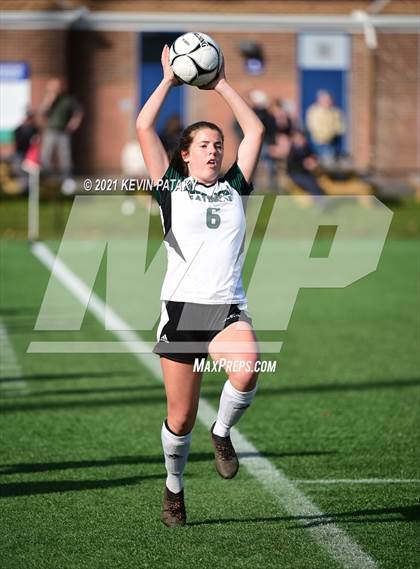 Thumbnail 2 in Northwest Catholic vs. Holy Cross (CIAC Class S Final) photogallery.