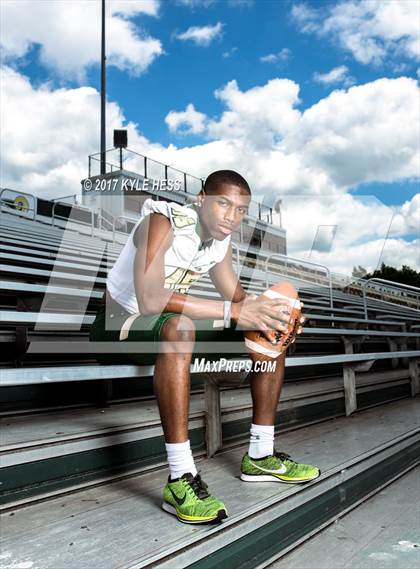 Thumbnail 1 in Grayson (Preseason Early Contenders Photo Shoot)  photogallery.