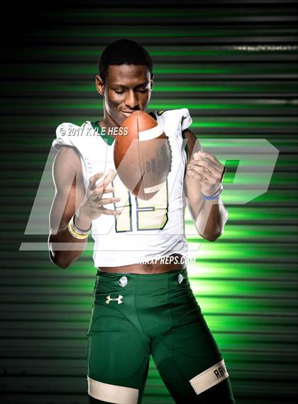 Thumbnail 1 in Grayson (Preseason Early Contenders Photo Shoot)  photogallery.
