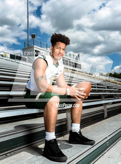 Thumbnail 3 in Grayson (Preseason Early Contenders Photo Shoot)  photogallery.