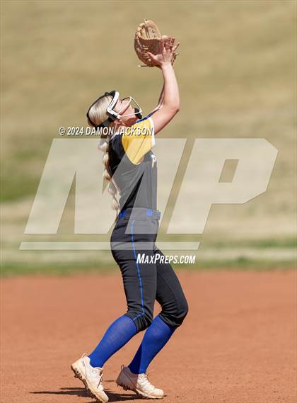 Thumbnail 2 in Moapa Valley vs White Pine (40th Annual Sherman Bennett Memorial Desert Winds Classic) photogallery.