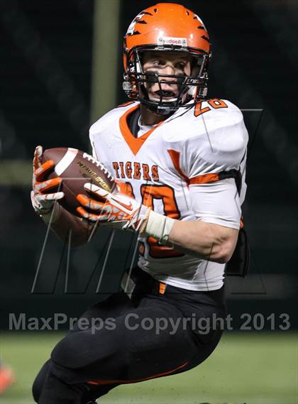 Thumbnail 3 in Union-Endicott vs. Williamsville North (NYSPHSAA Class A Semifinal) photogallery.