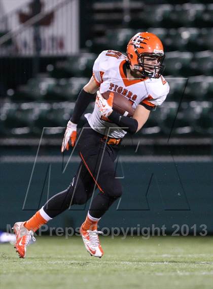 Thumbnail 2 in Union-Endicott vs. Williamsville North (NYSPHSAA Class A Semifinal) photogallery.