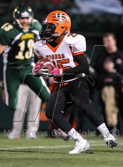 Thumbnail 3 in Union-Endicott vs. Williamsville North (NYSPHSAA Class A Semifinal) photogallery.