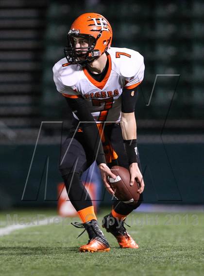 Thumbnail 3 in Union-Endicott vs. Williamsville North (NYSPHSAA Class A Semifinal) photogallery.
