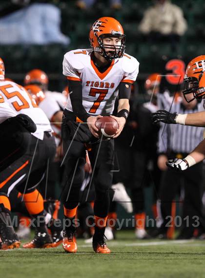 Thumbnail 3 in Union-Endicott vs. Williamsville North (NYSPHSAA Class A Semifinal) photogallery.