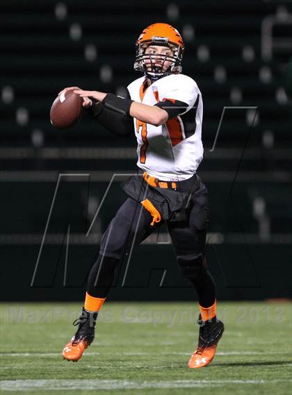 Thumbnail 3 in Union-Endicott vs. Williamsville North (NYSPHSAA Class A Semifinal) photogallery.