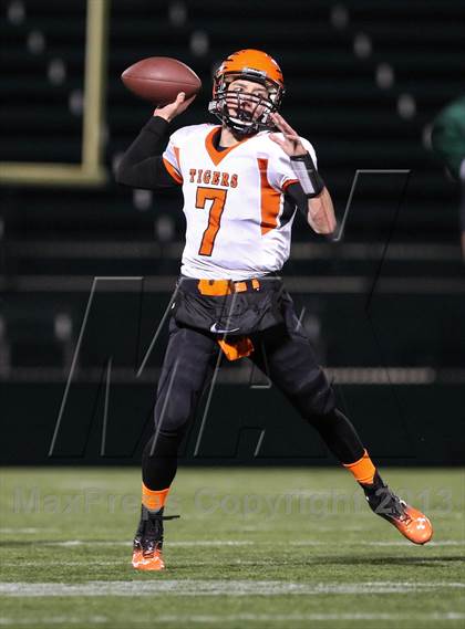 Thumbnail 1 in Union-Endicott vs. Williamsville North (NYSPHSAA Class A Semifinal) photogallery.
