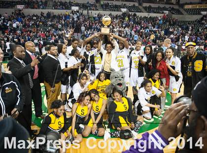 Thumbnail 3 in Shabazz vs Manasquan (NJSIAA Tournament of Champions Final)  photogallery.