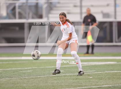 Thumbnail 2 in Skyridge vs. Mountain Ridge (UHSAA 6A Quarterfinal) photogallery.