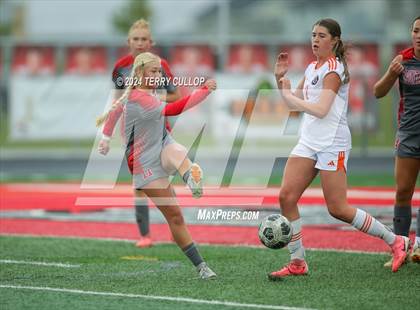 Thumbnail 3 in Skyridge vs. Mountain Ridge (UHSAA 6A Quarterfinal) photogallery.
