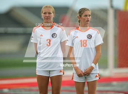 Thumbnail 2 in Skyridge vs. Mountain Ridge (UHSAA 6A Quarterfinal) photogallery.