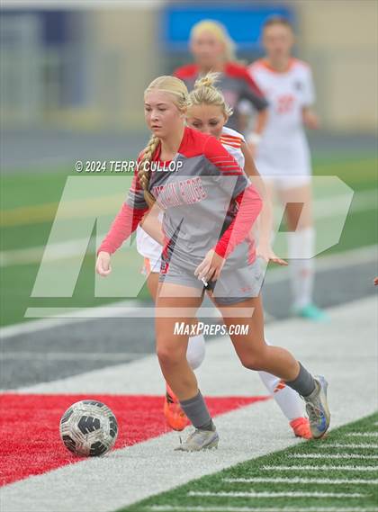 Thumbnail 2 in Skyridge vs. Mountain Ridge (UHSAA 6A Quarterfinal) photogallery.